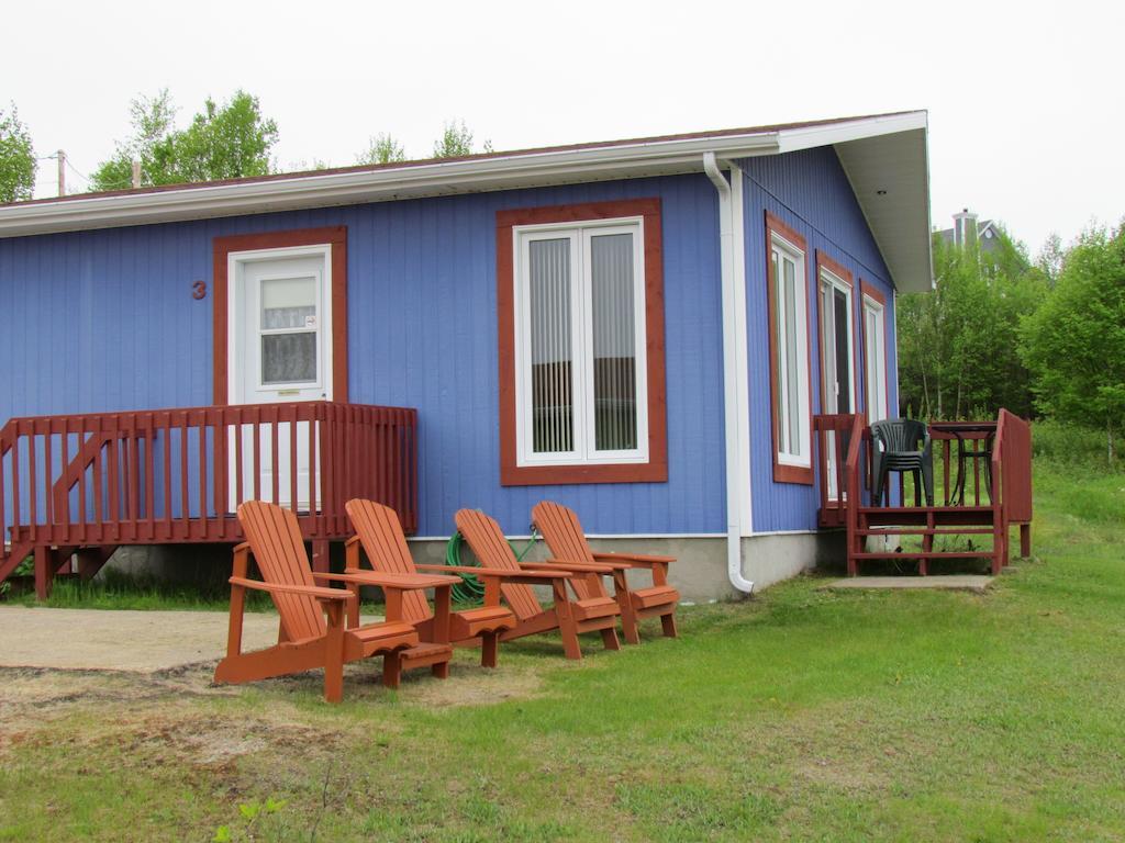 Les Chalets Au Bord De La Mer Les Escoumins Room photo